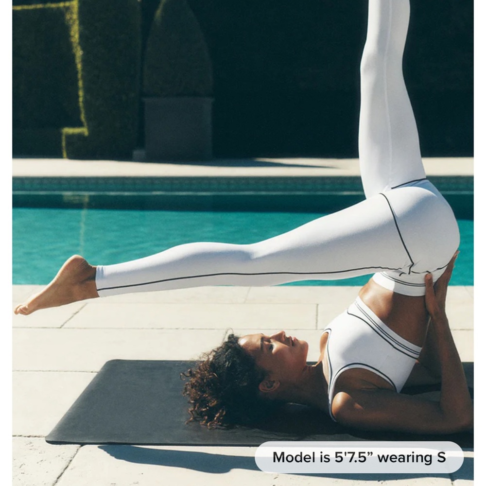 ALO Yoga White High-Waist Leggings and Bra set